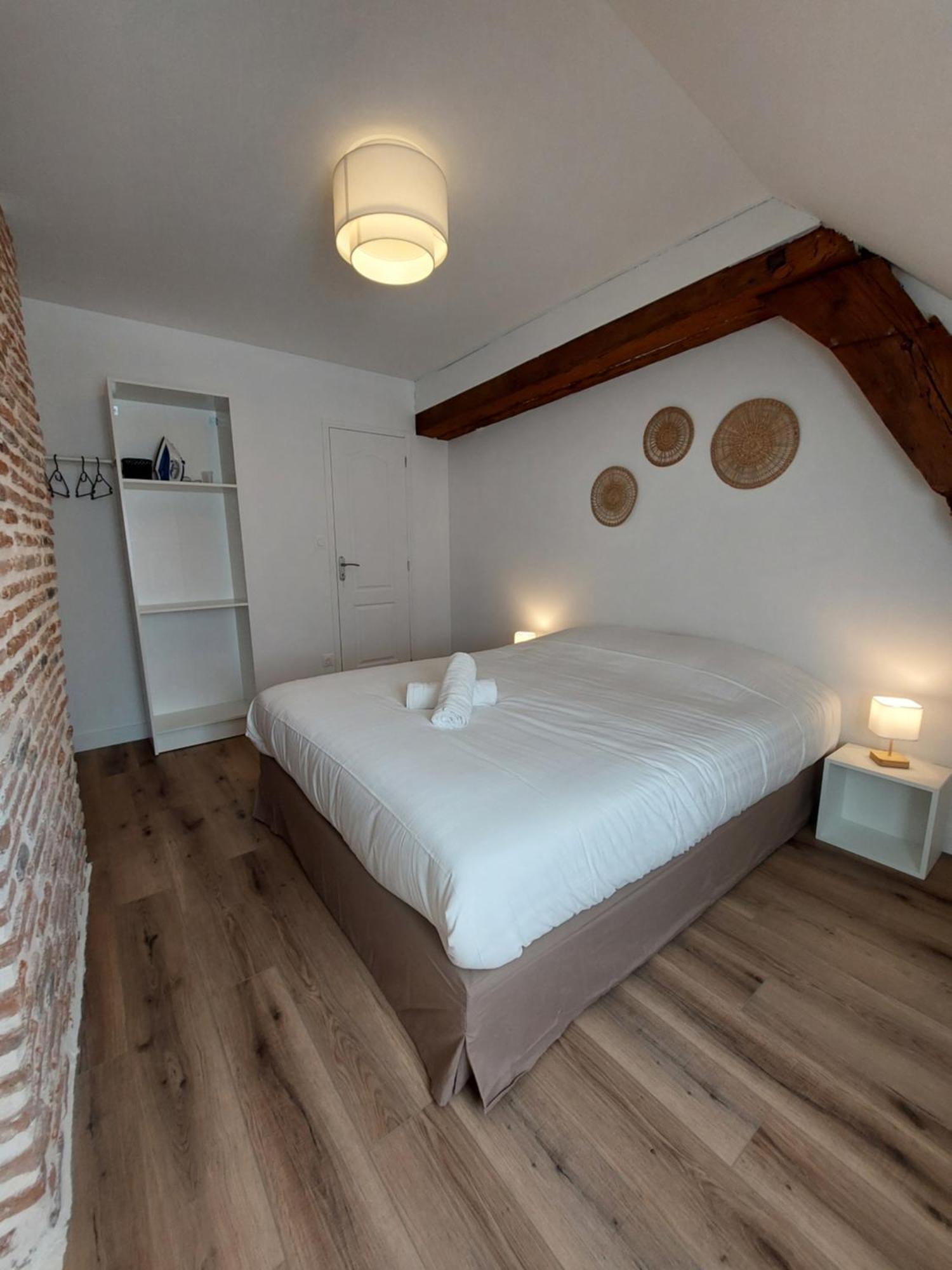 Appartements L'Hirondelle Beaugency Exterior photo
